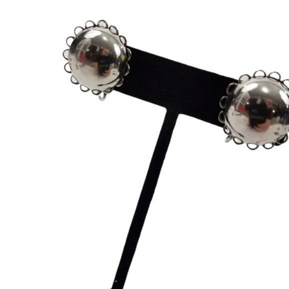 Celebrity Earrings Clip On Silver Tone Circle Scal‎